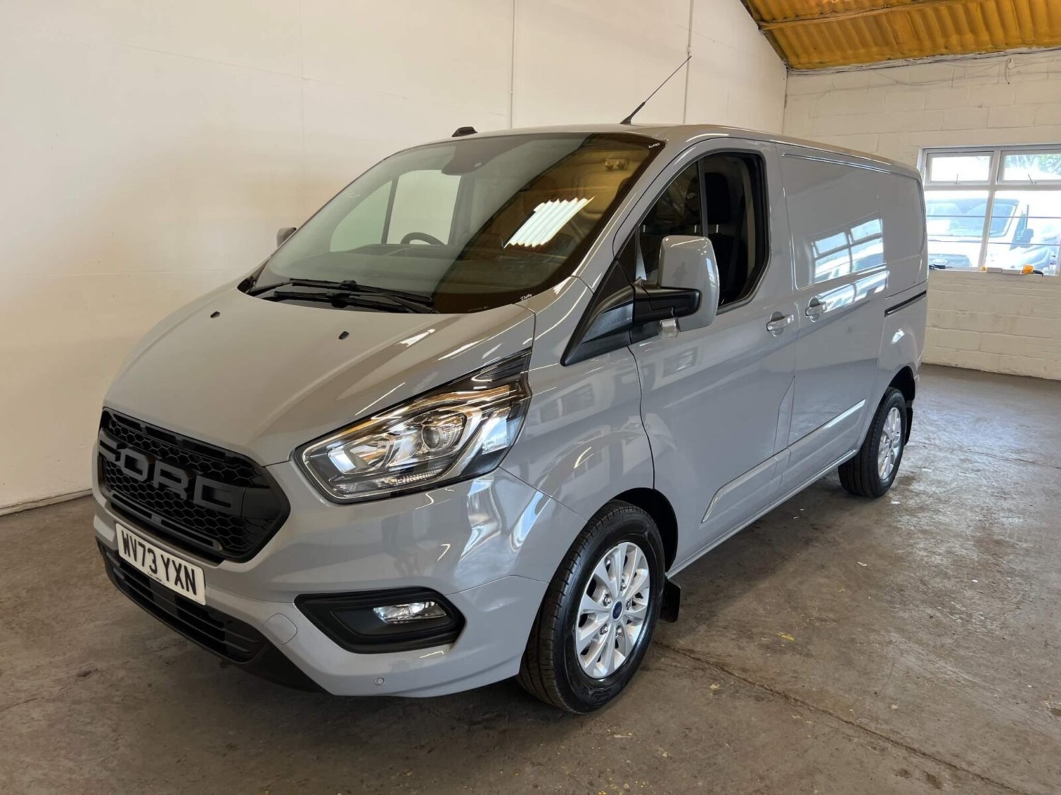 Ford Transit Custom Listing Image