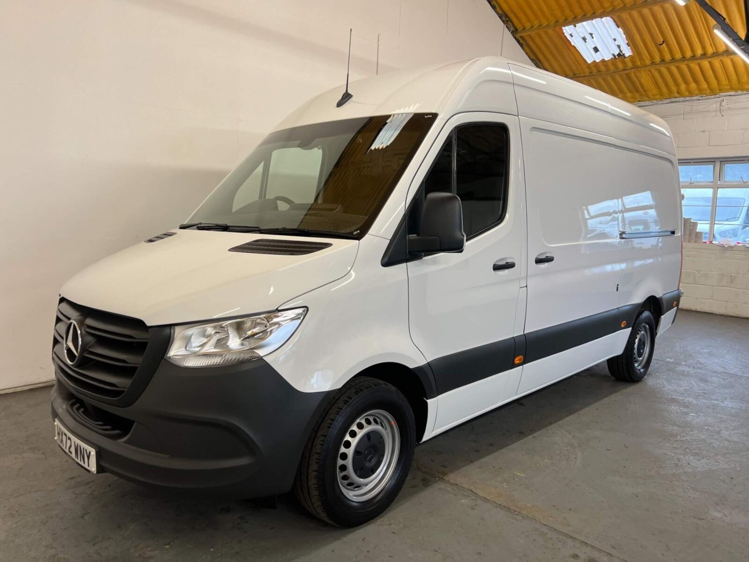 Mercedes-Benz Sprinter Listing Image