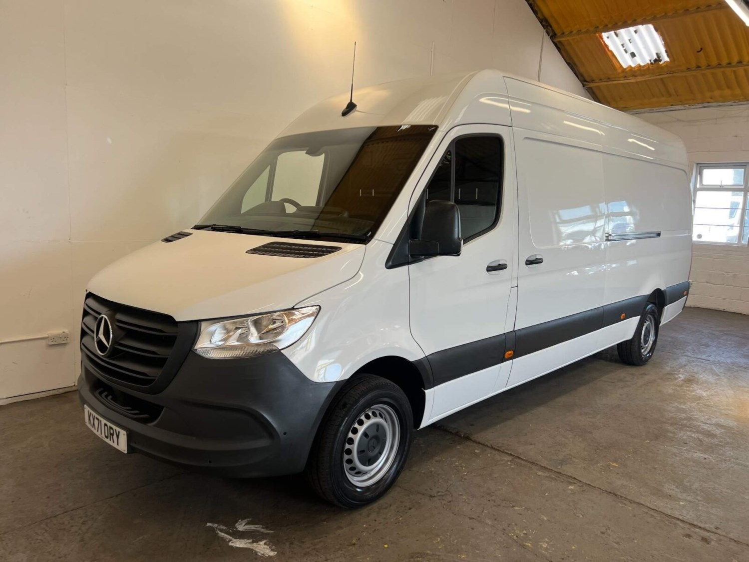 Mercedes-Benz Sprinter Listing Image