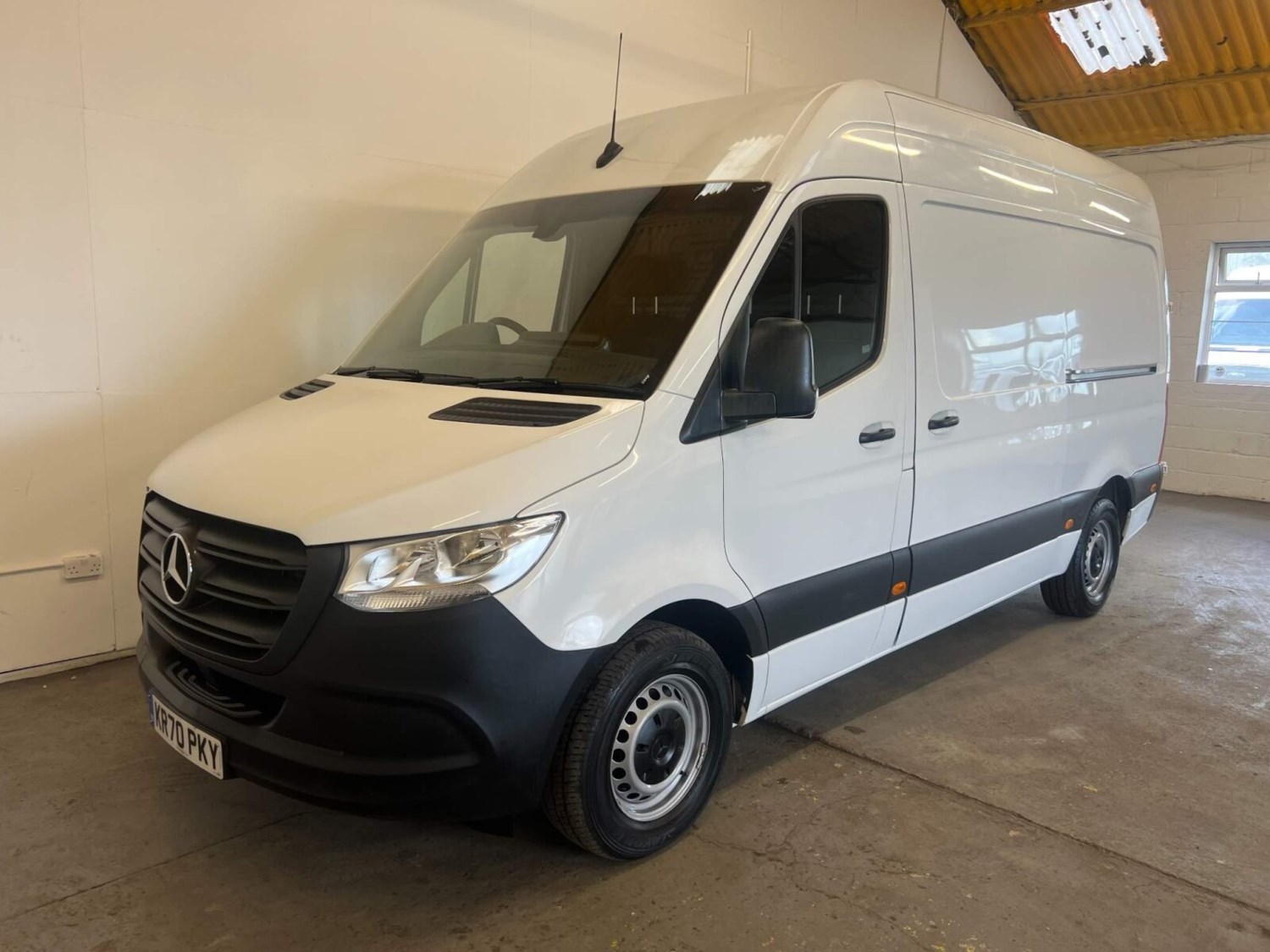 Mercedes-Benz Sprinter Listing Image