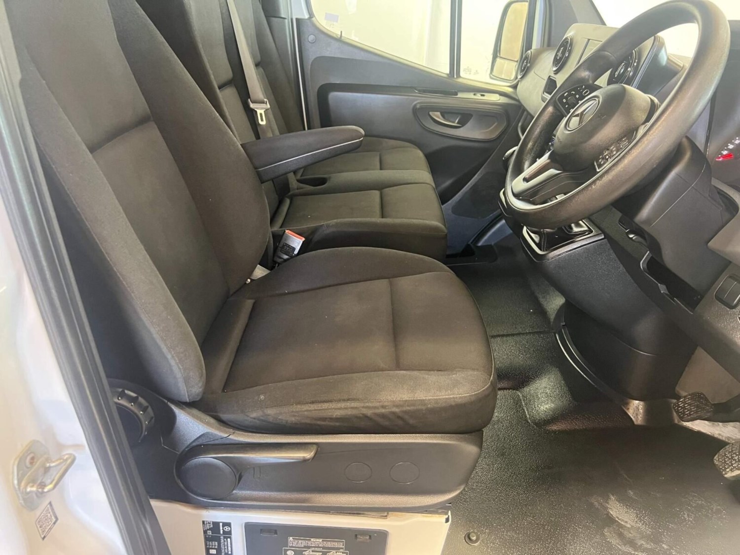 Mercedes-Benz Sprinter Listing Image