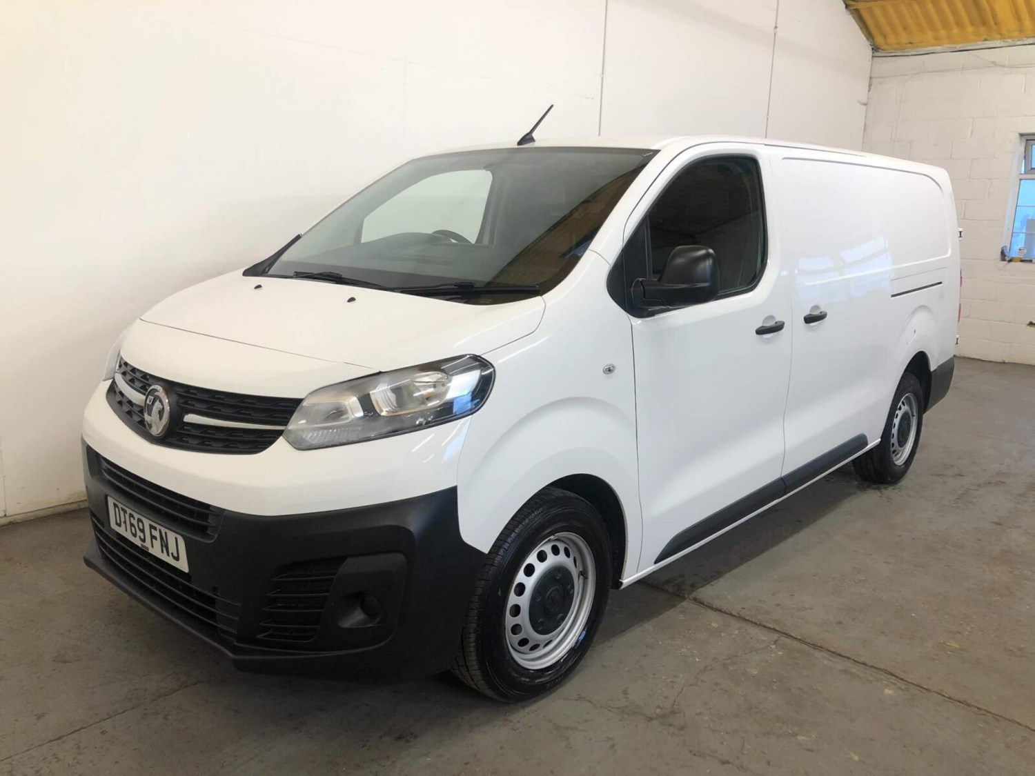 Vauxhall Vivaro Listing Image