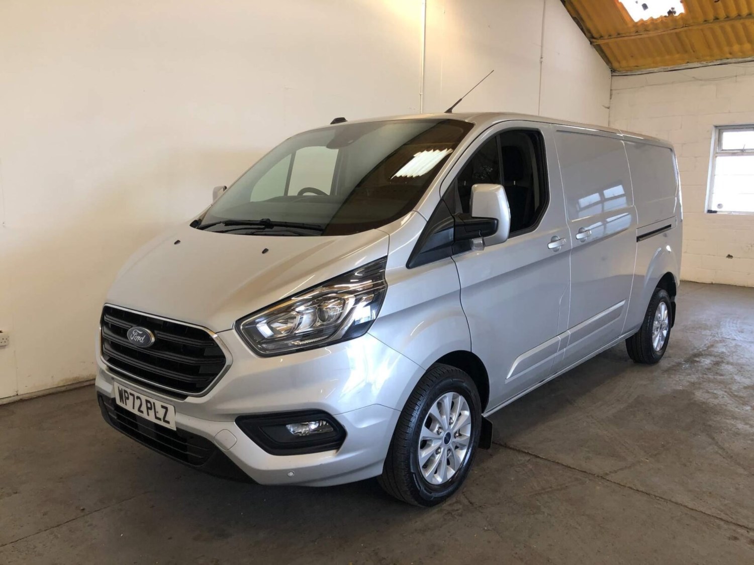 Ford Transit Custom Listing Image