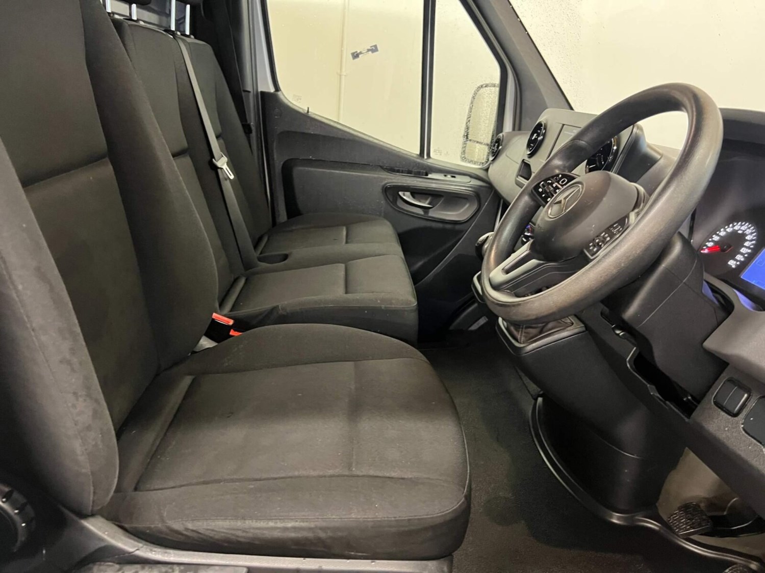 Mercedes-Benz Sprinter Listing Image