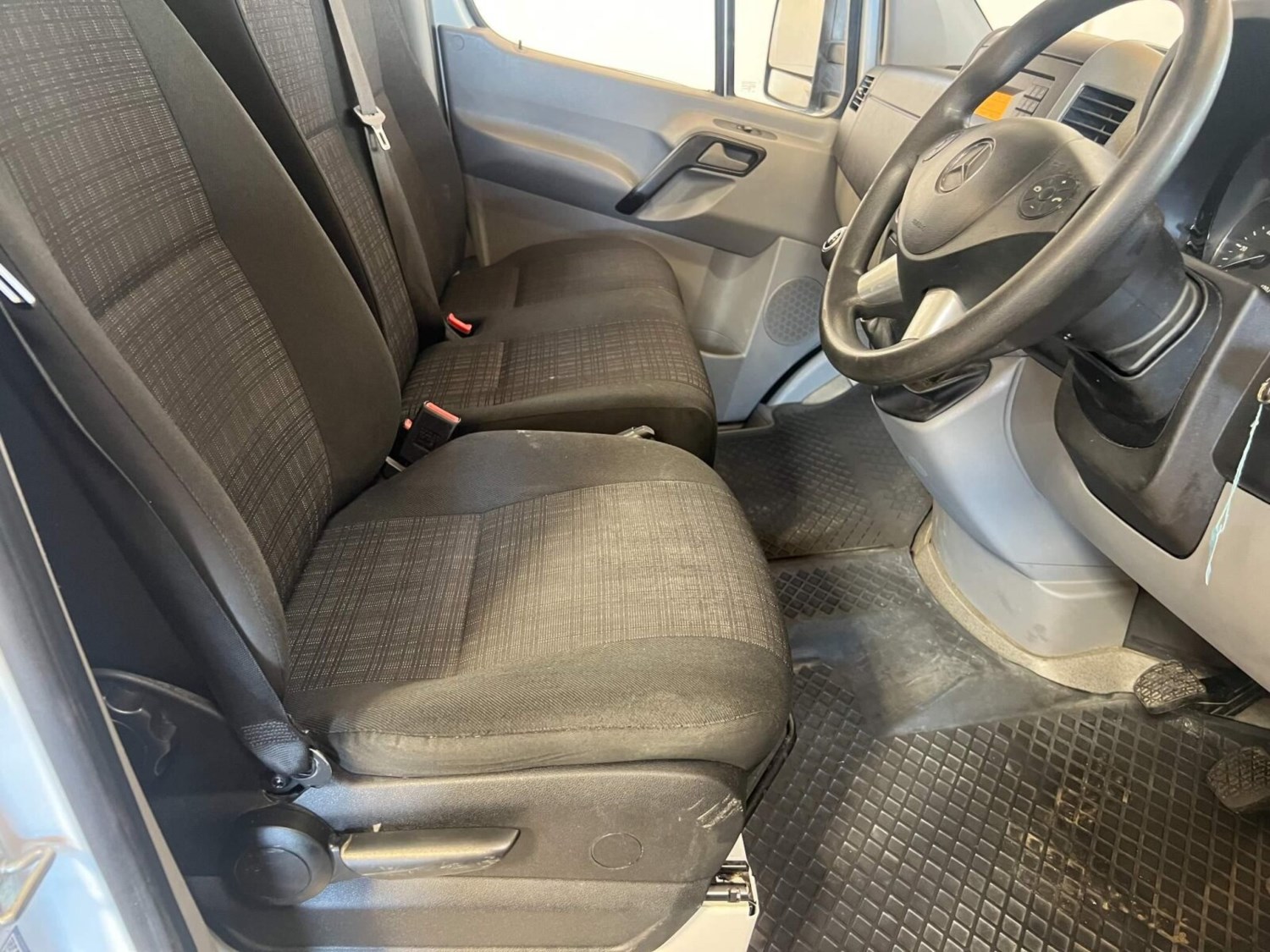 Mercedes-Benz Sprinter Listing Image