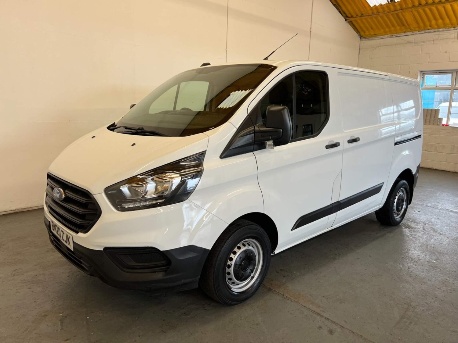 Ford Transit Custom Listing Image