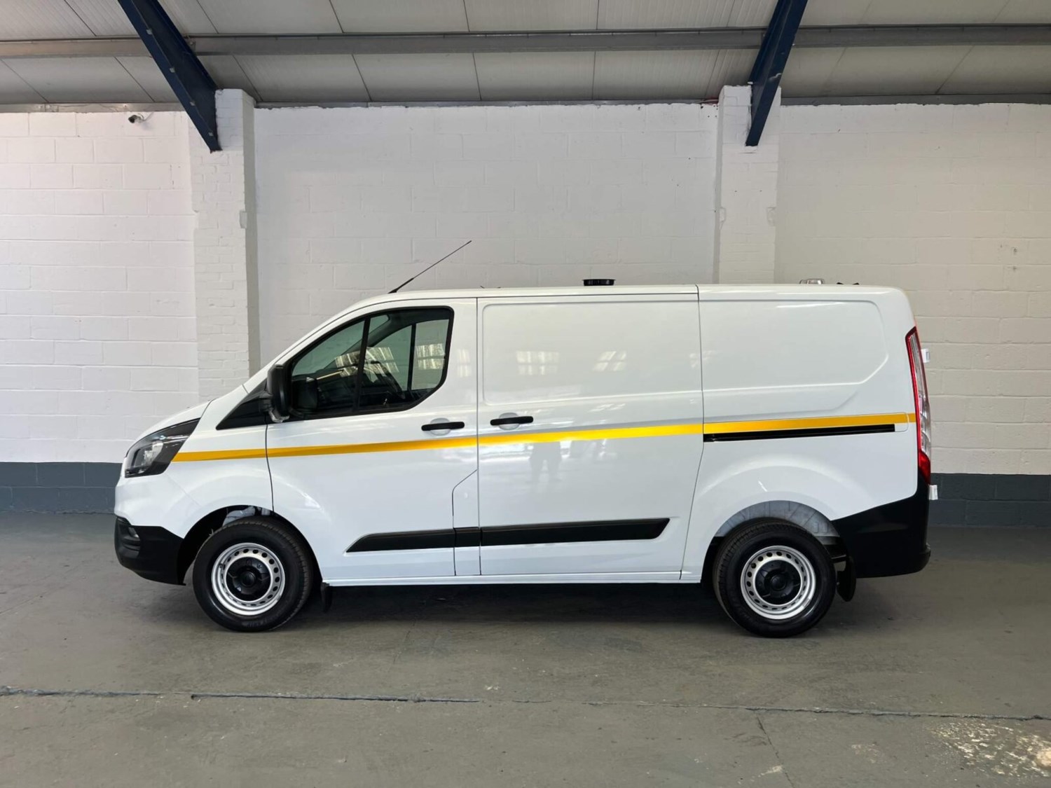 Ford Transit Custom Listing Image