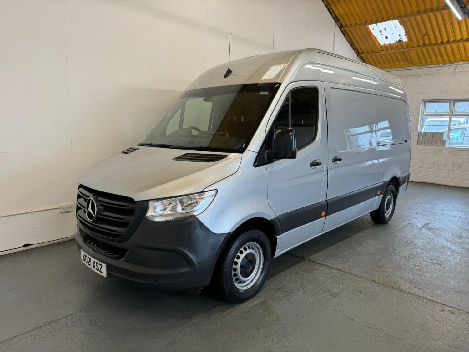 Mercedes-Benz Sprinter Listing Image