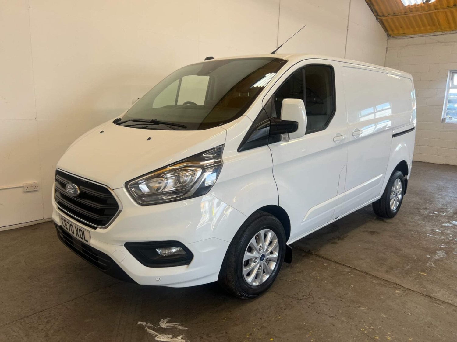 Ford Transit Custom Listing Image