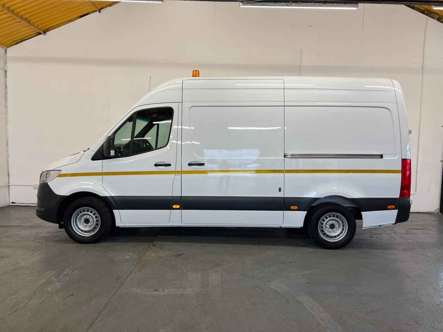 Mercedes-Benz Sprinter Listing Image