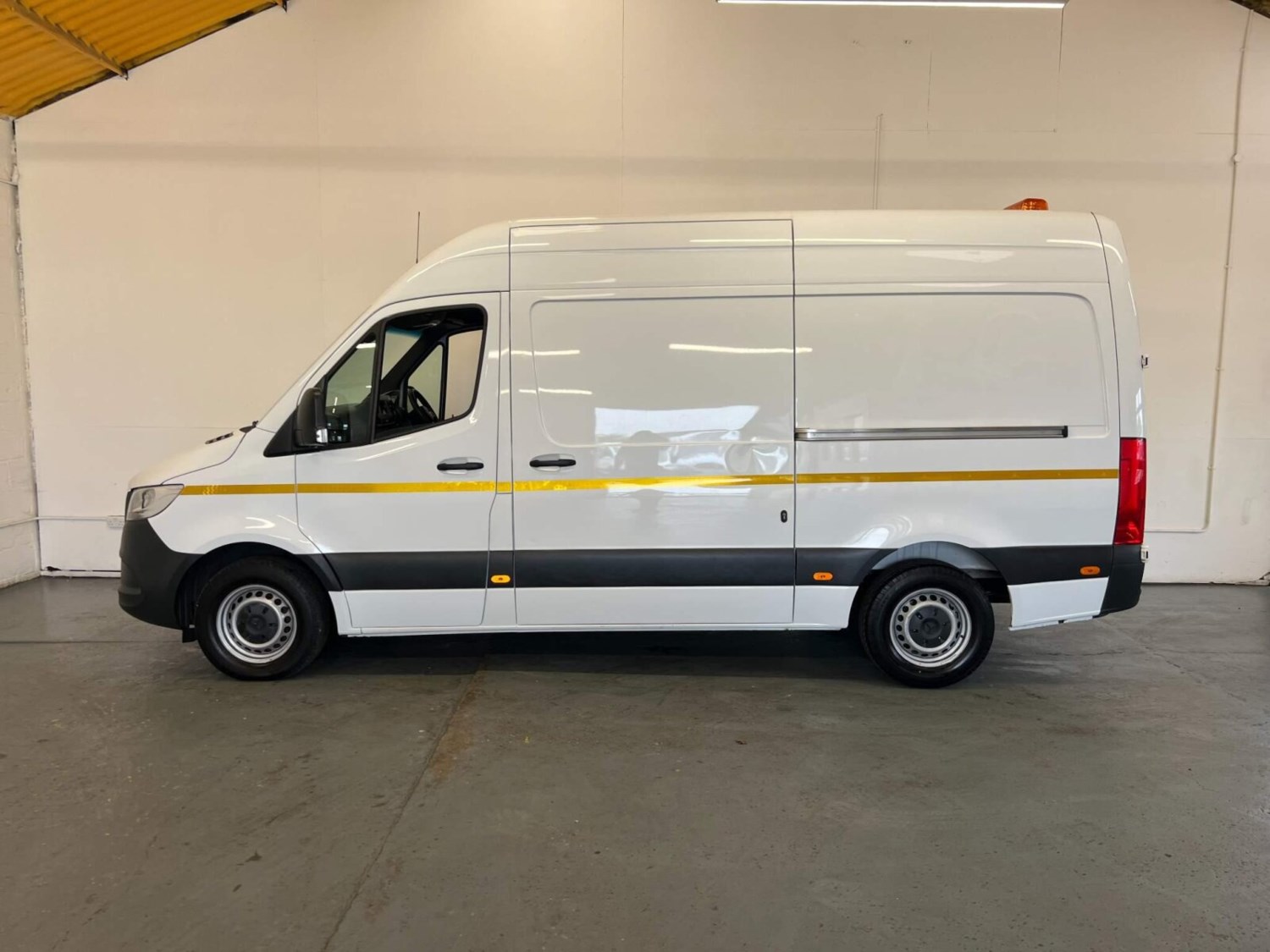 Mercedes-Benz Sprinter Listing Image