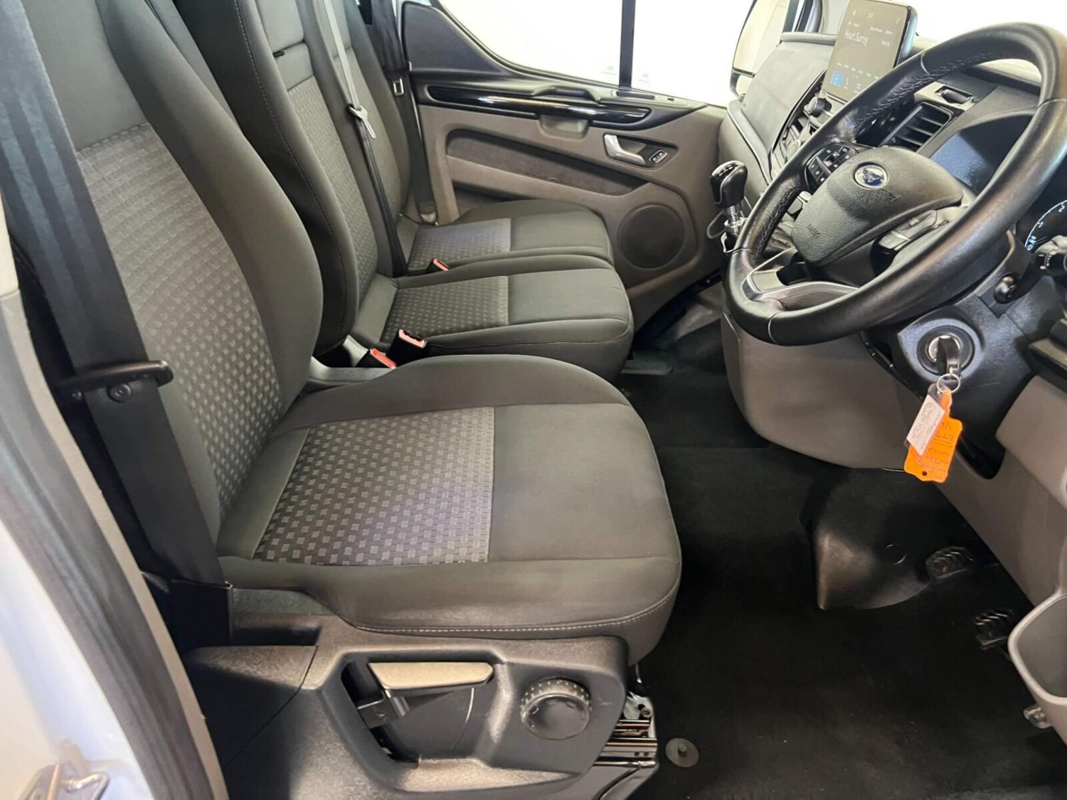 Ford Tourneo Custom Listing Image