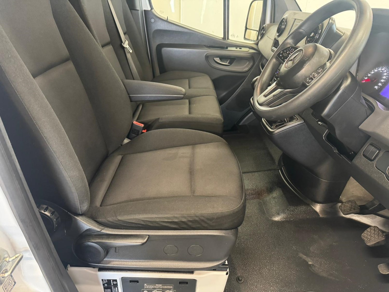 Mercedes-Benz Sprinter Listing Image