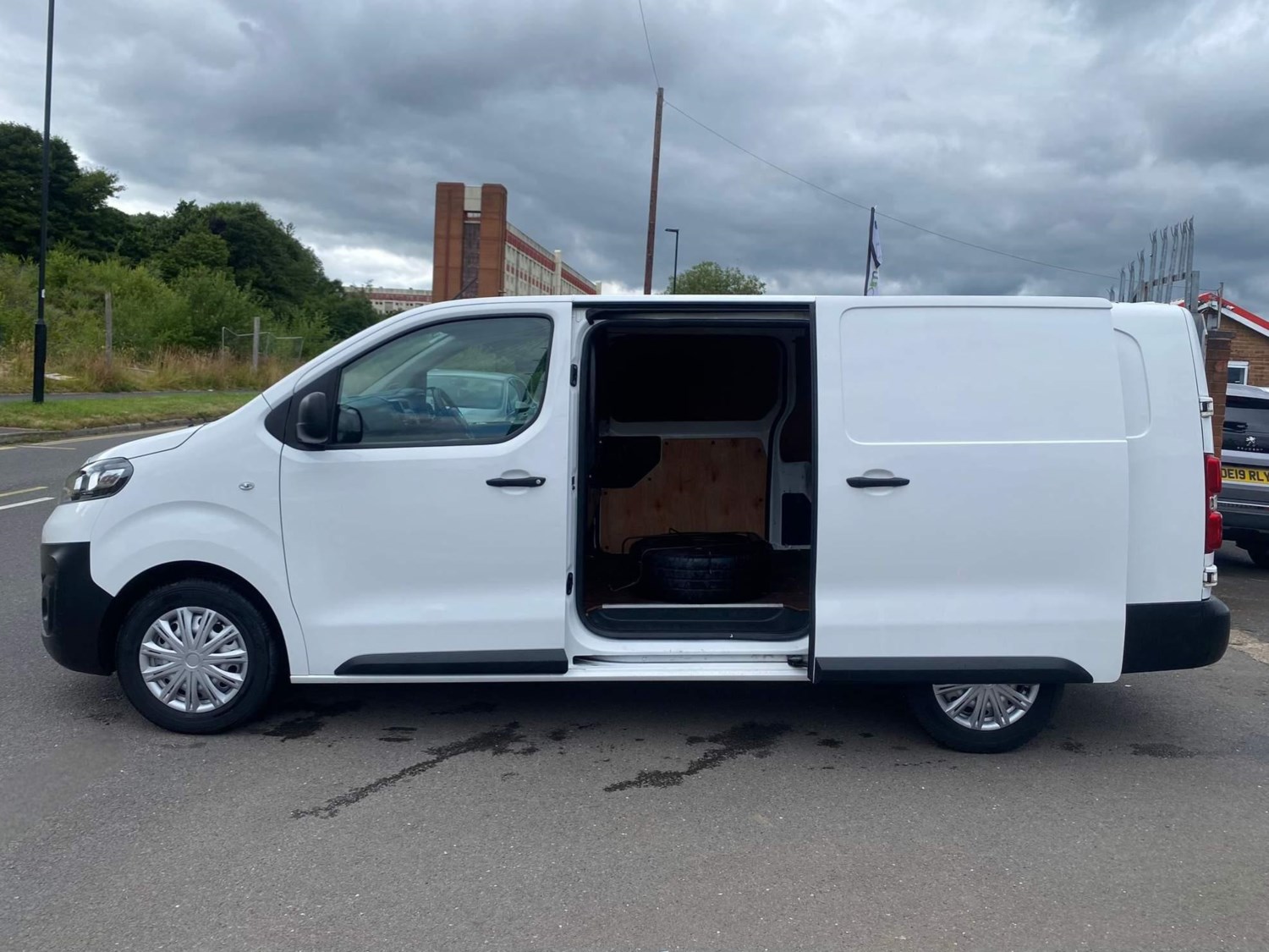 Vauxhall Vivaro Listing Image