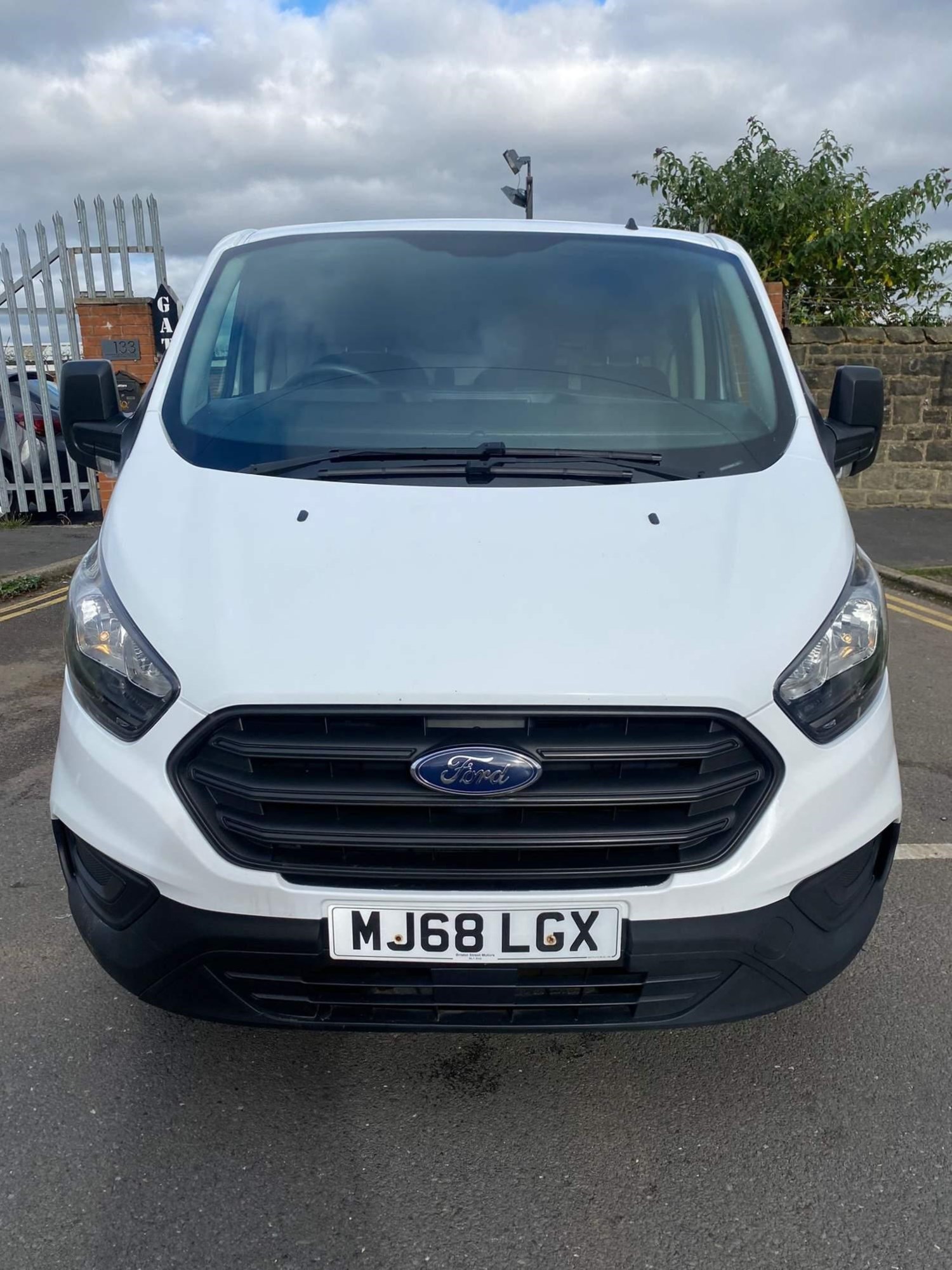 Ford Transit Custom Listing Image