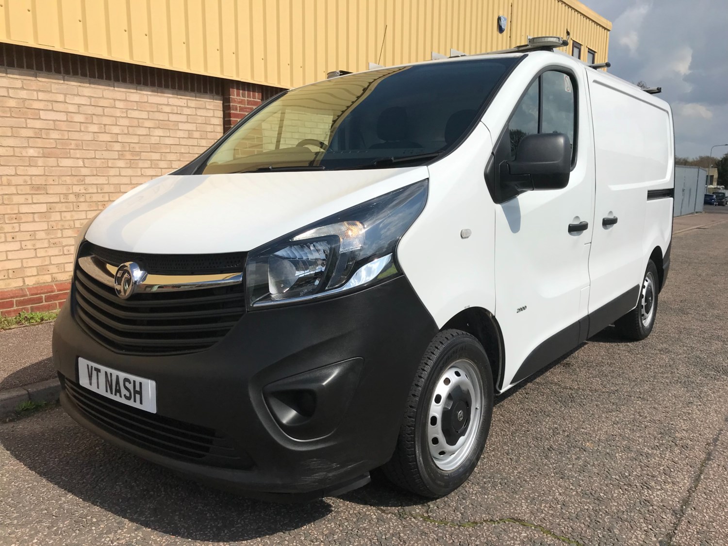 Vauxhall Vivaro Listing Image