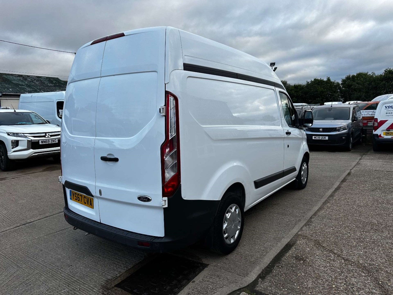 Ford Transit Custom Listing Image