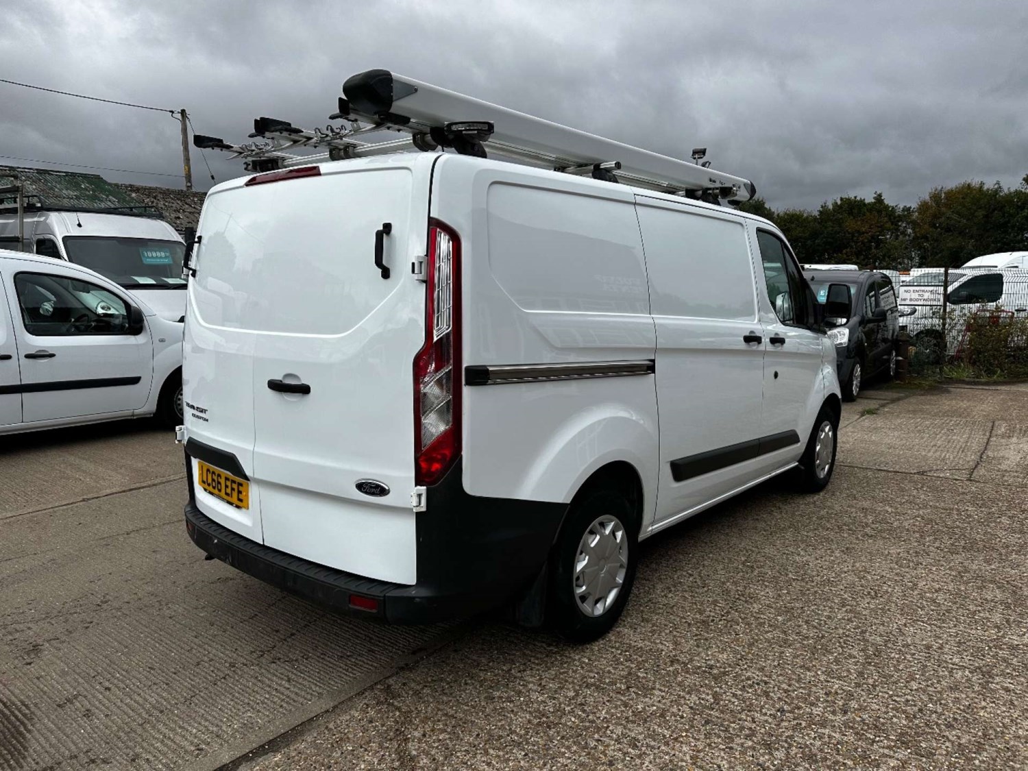 Ford Transit Custom Listing Image