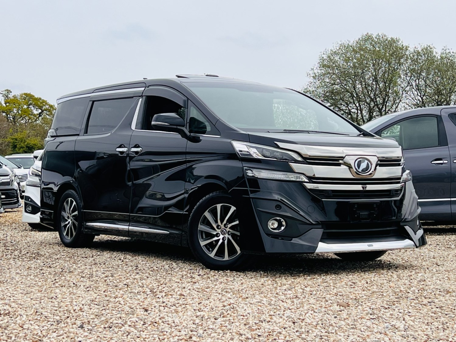 Toyota Vellfire Listing Image