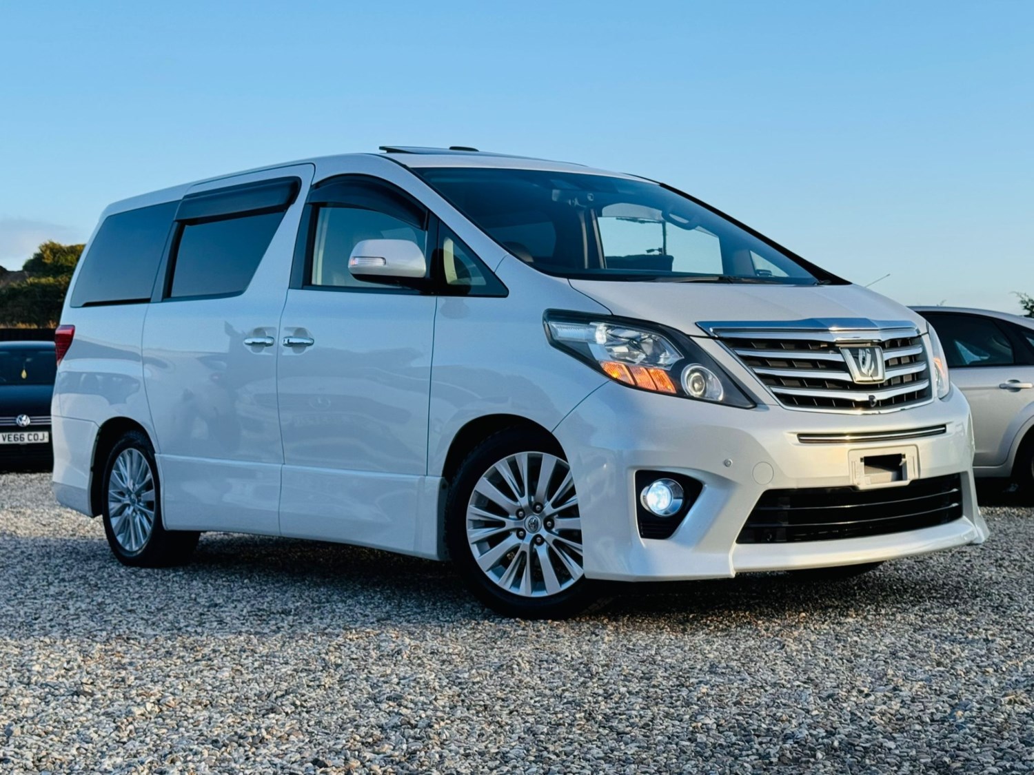 Toyota Alphard Listing Image