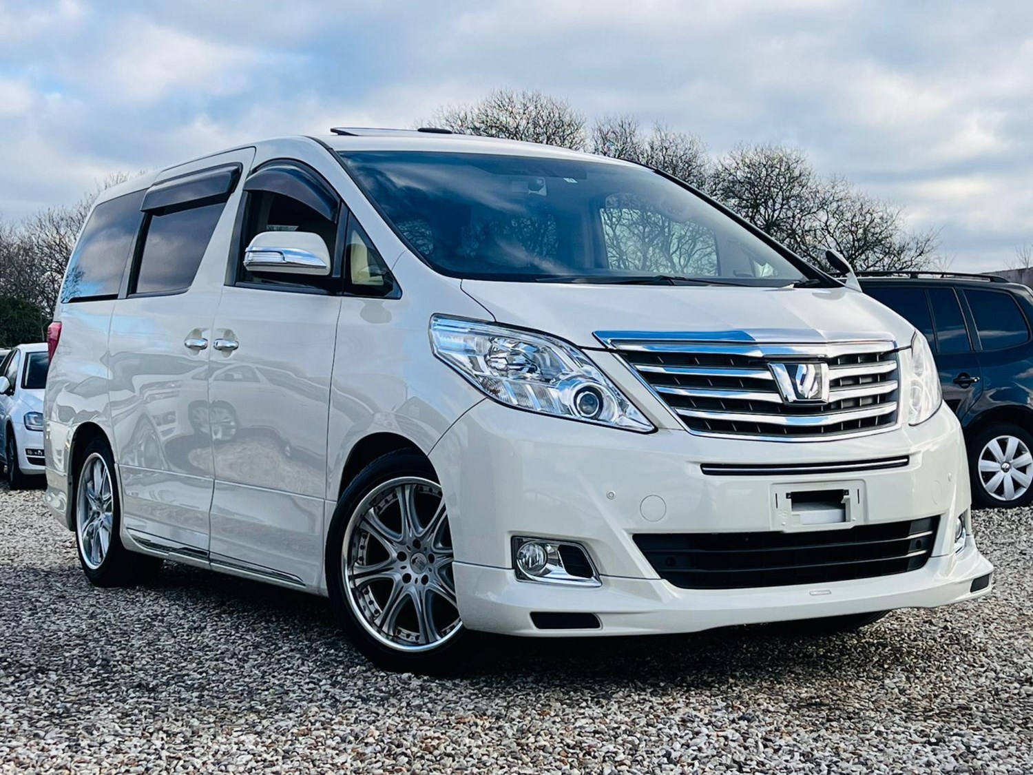 Toyota Alphard Listing Image