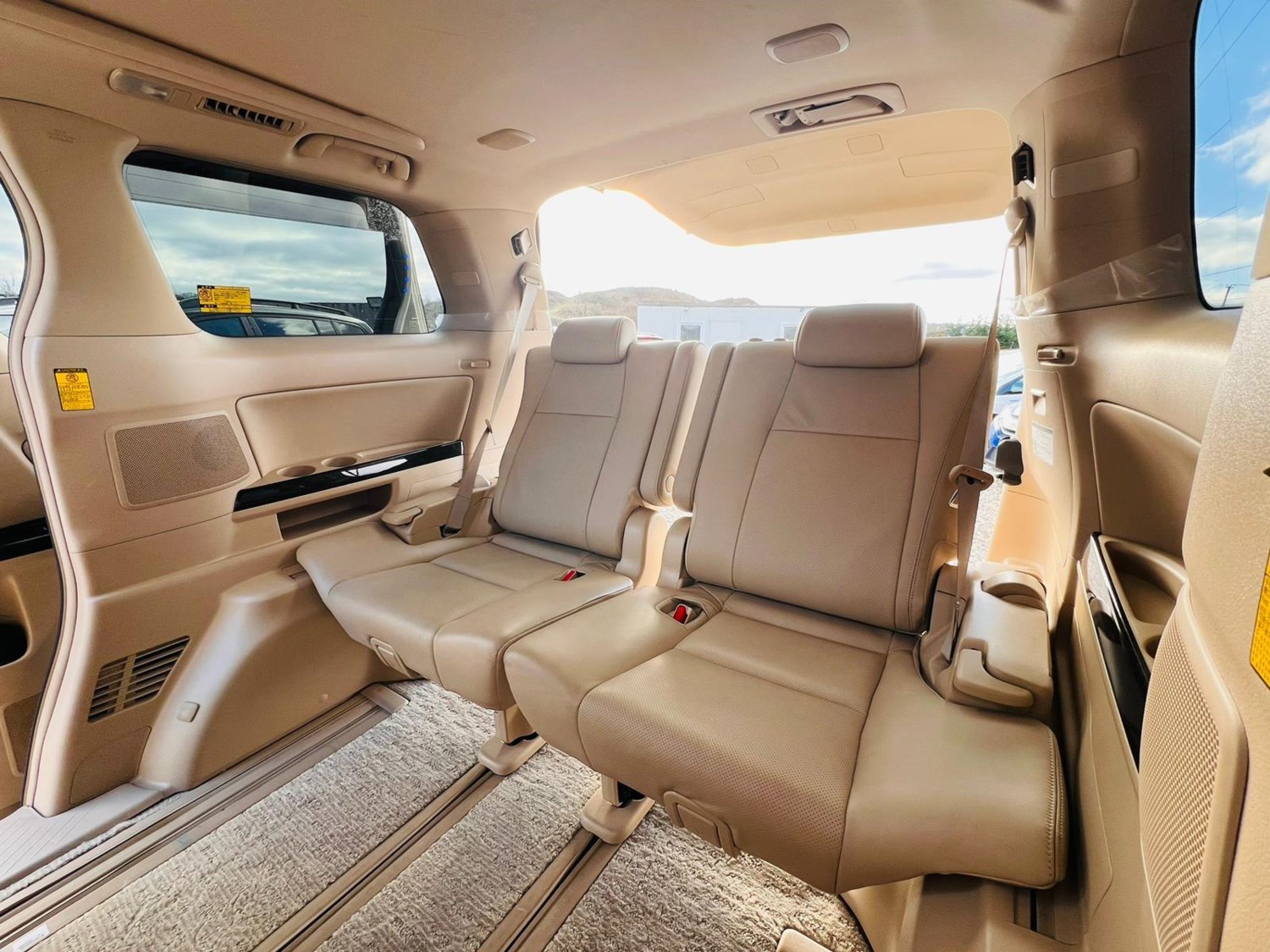 Toyota Alphard Listing Image