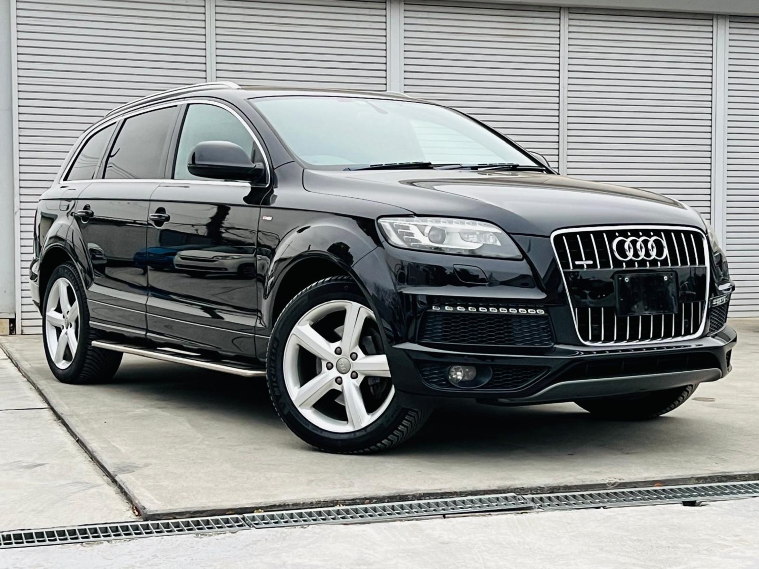 Audi Q7 Listing Image