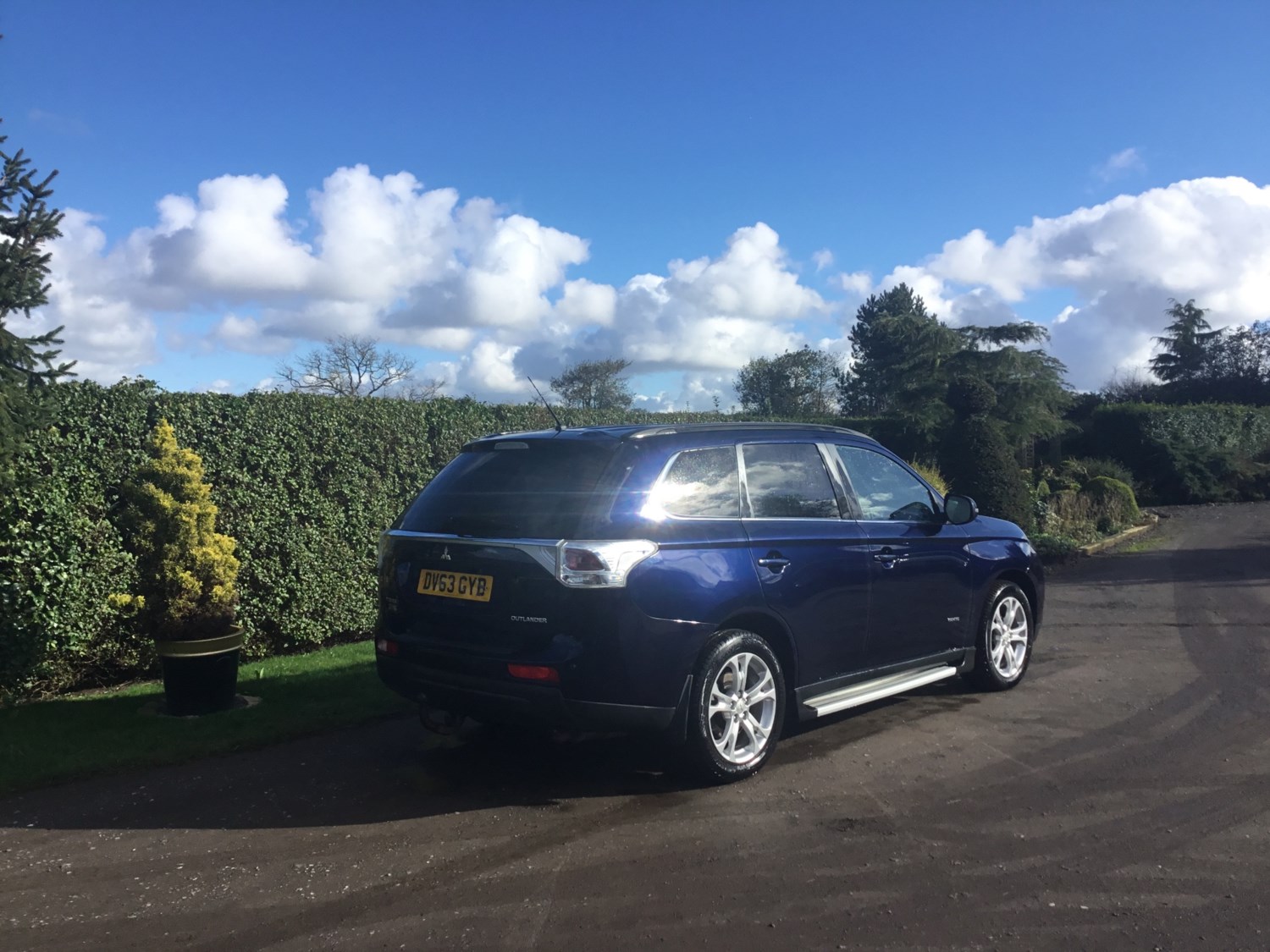 Mitsubishi Outlander Listing Image