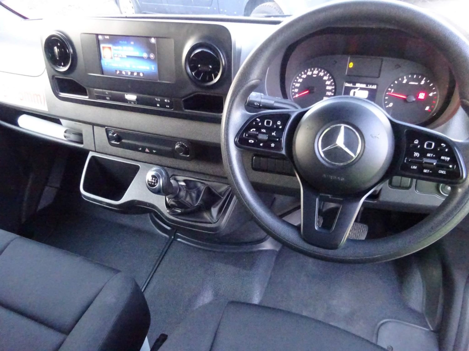 Mercedes-Benz Sprinter Listing Image