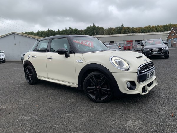 MINI Hatch Listing Image