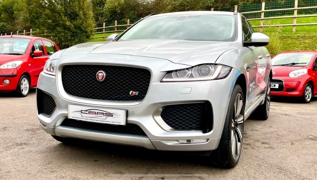 Jaguar F-PACE Listing Image