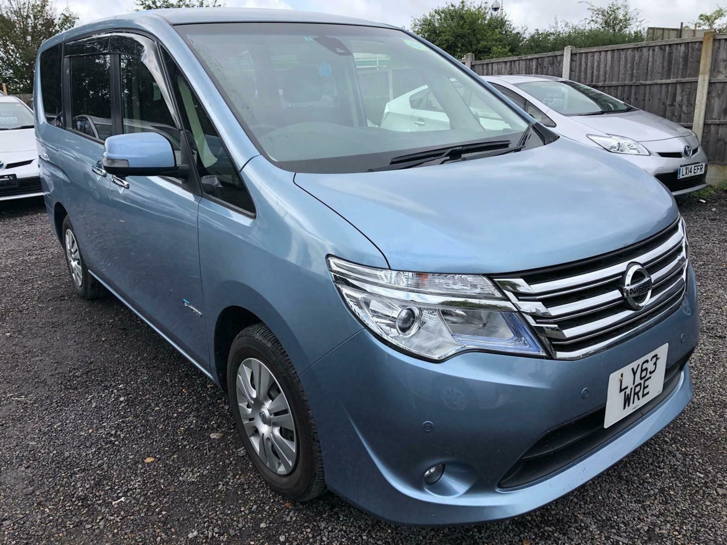 Nissan Serena Listing Image