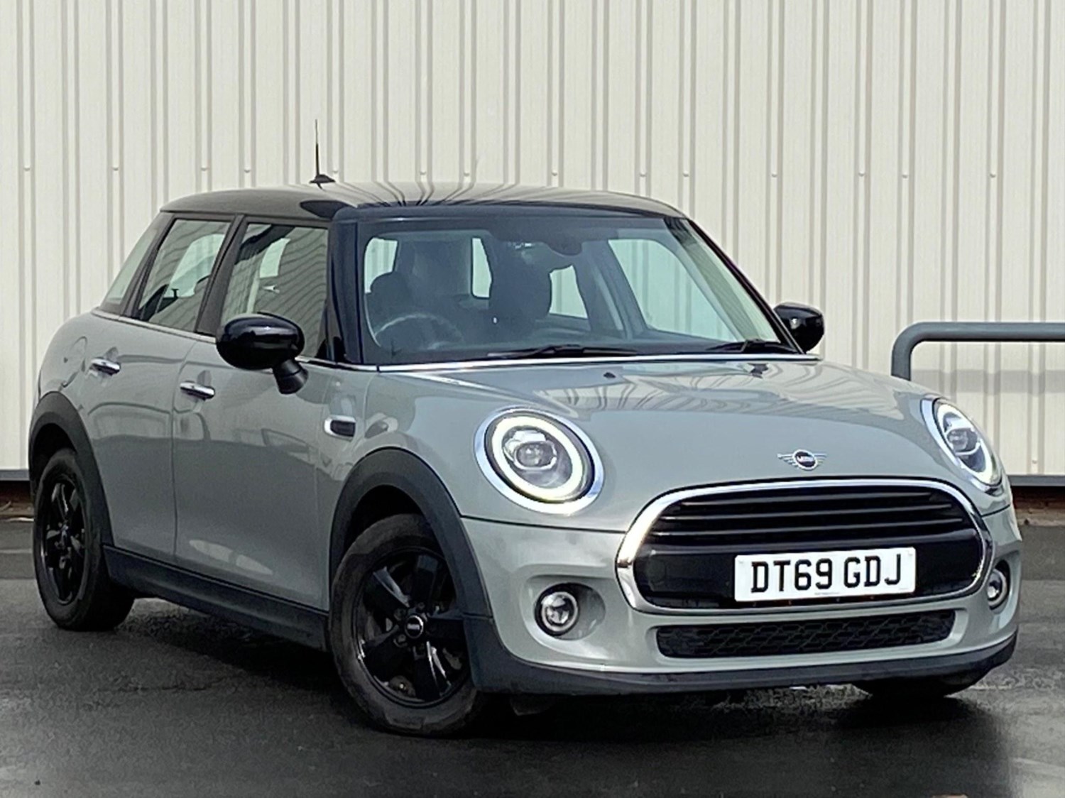 MINI Hatch Listing Image