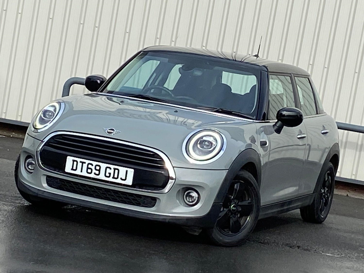 MINI Hatch Listing Image