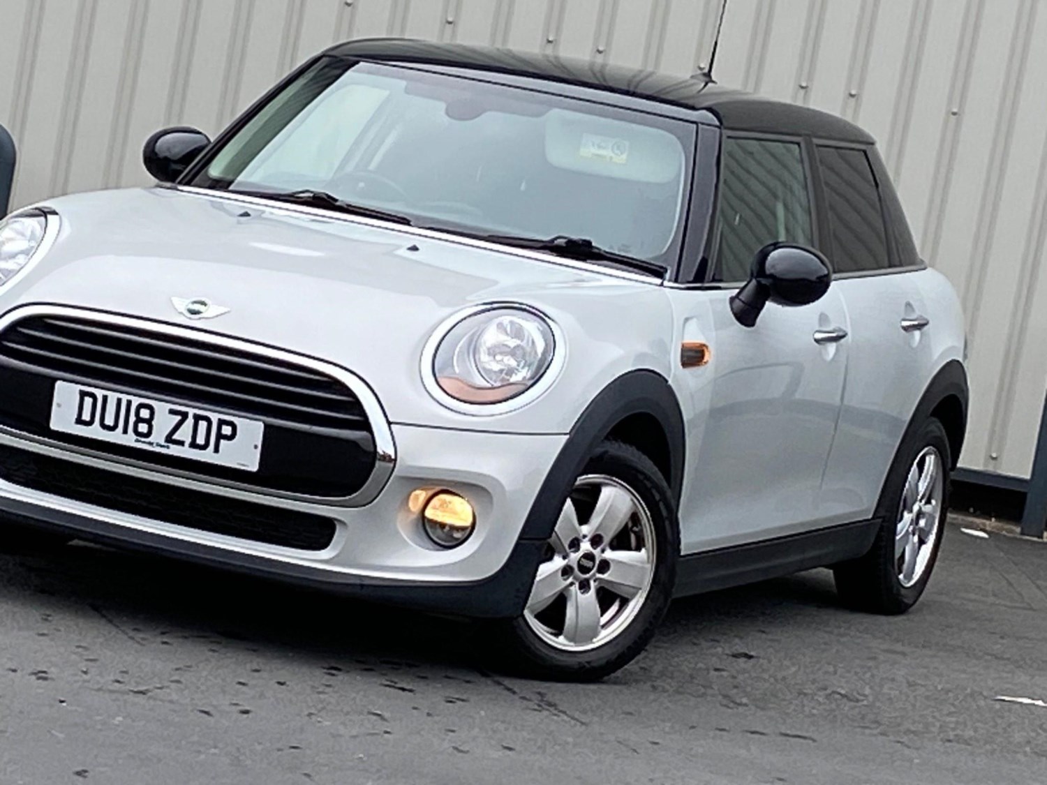 MINI Hatch Listing Image