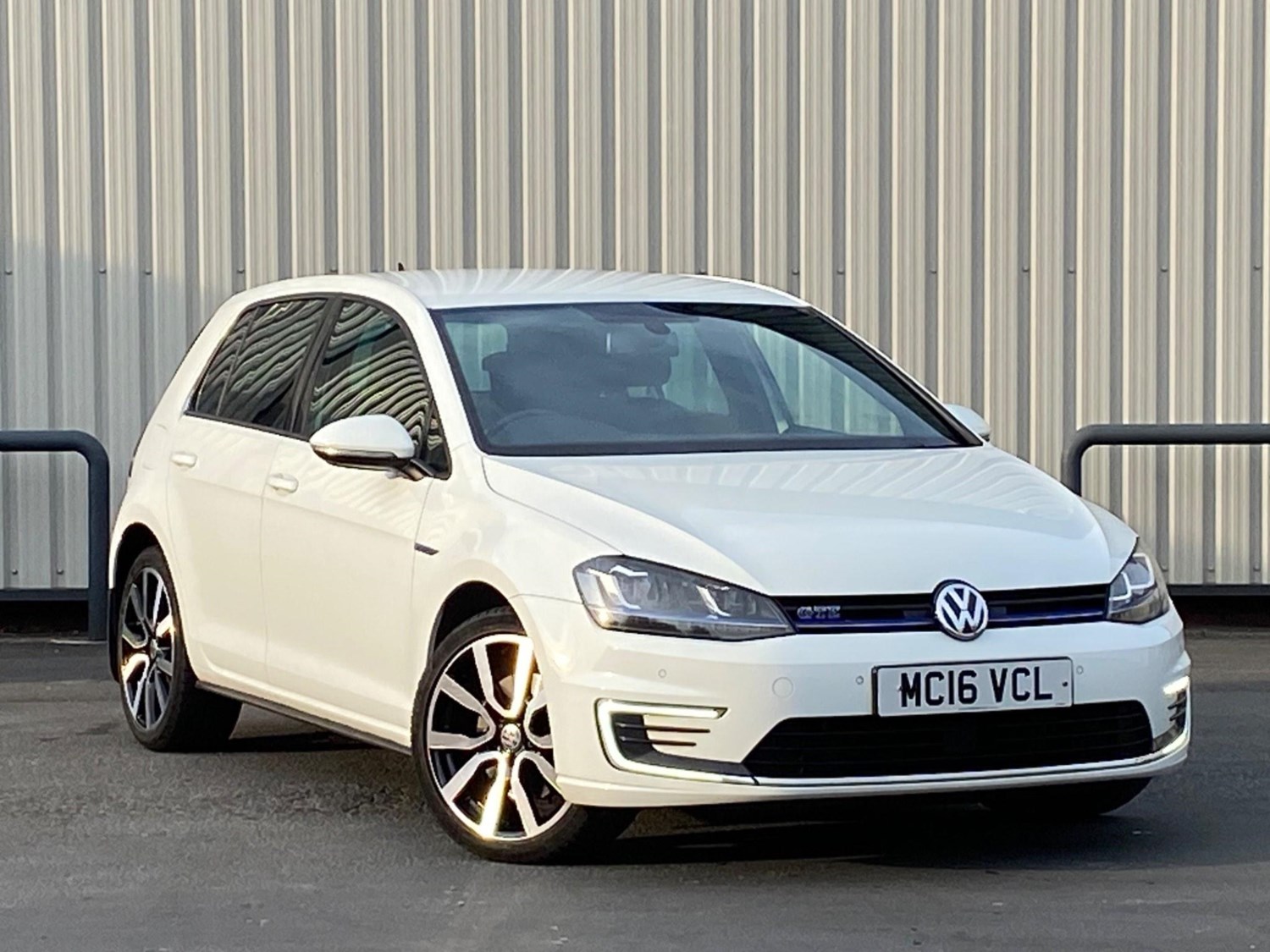 Volkswagen Golf Listing Image