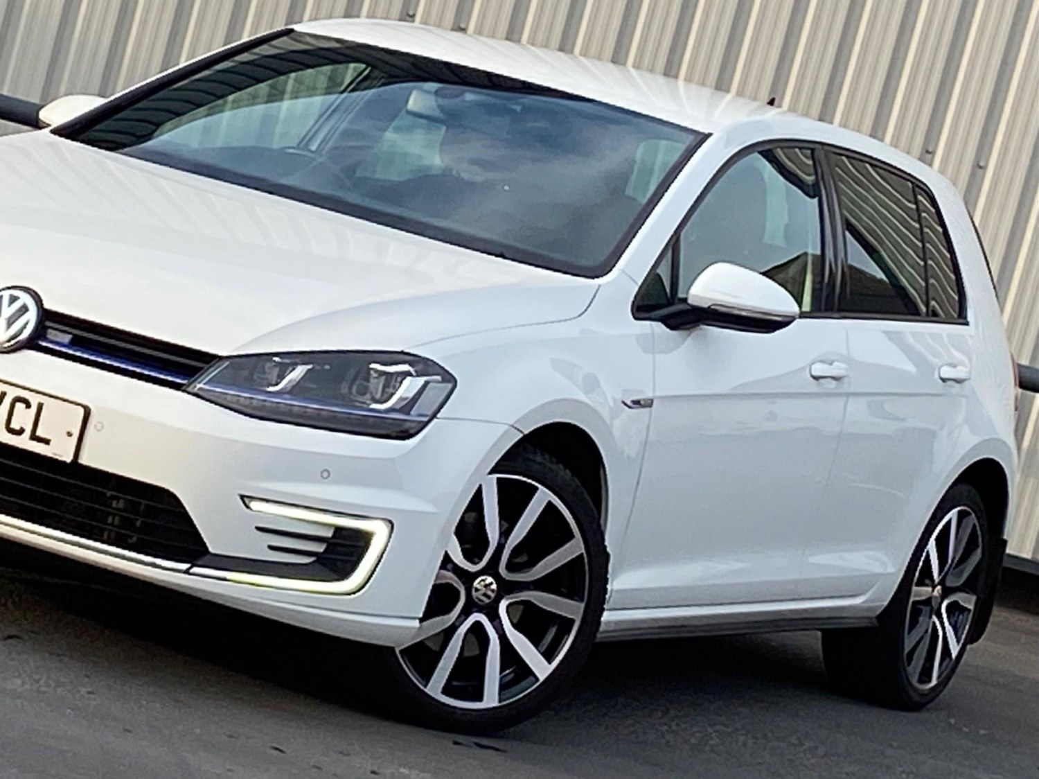 Volkswagen Golf Listing Image