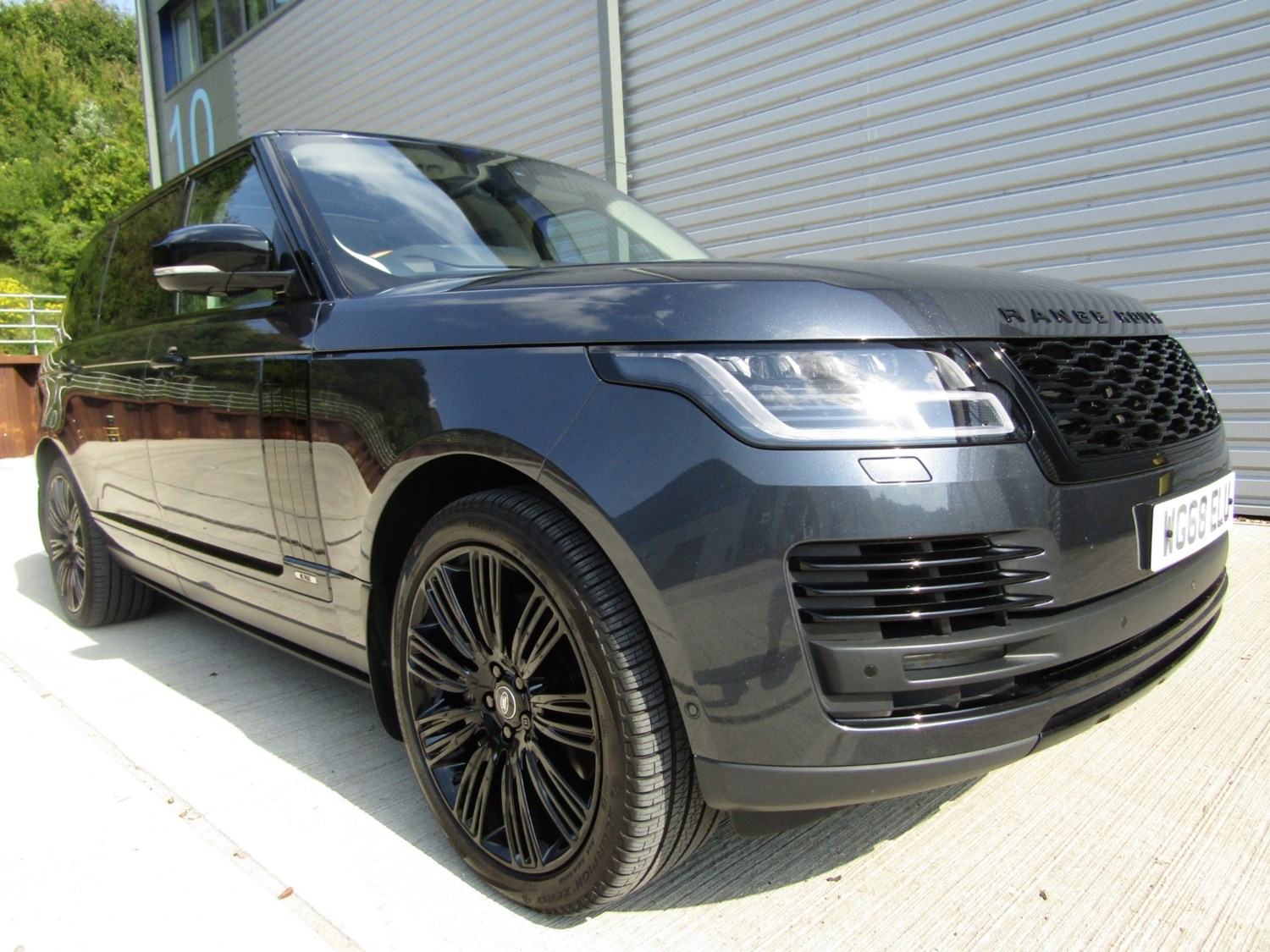 Land Rover Range Rover Listing Image