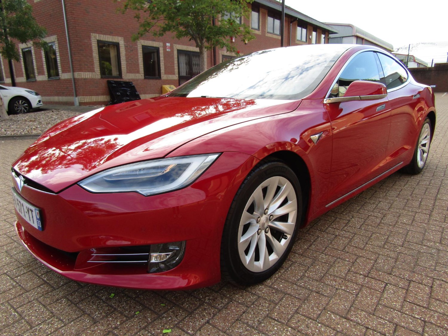 Tesla Model S Listing Image