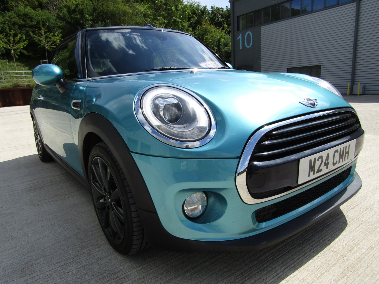 MINI Convertible Listing Image