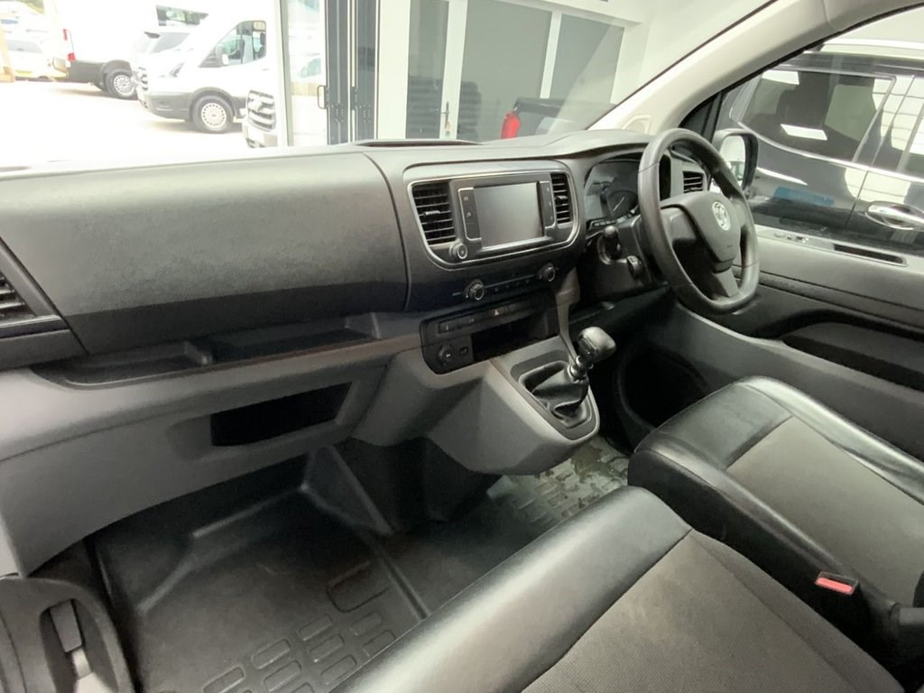 Vauxhall Vivaro Listing Image