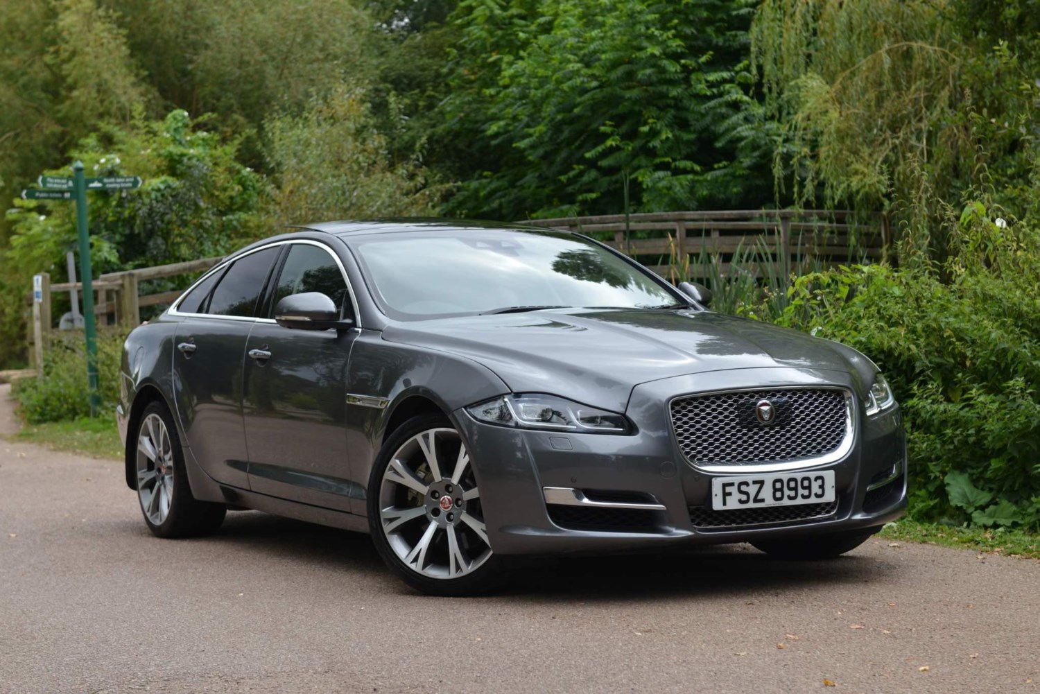 Jaguar XJ Listing Image