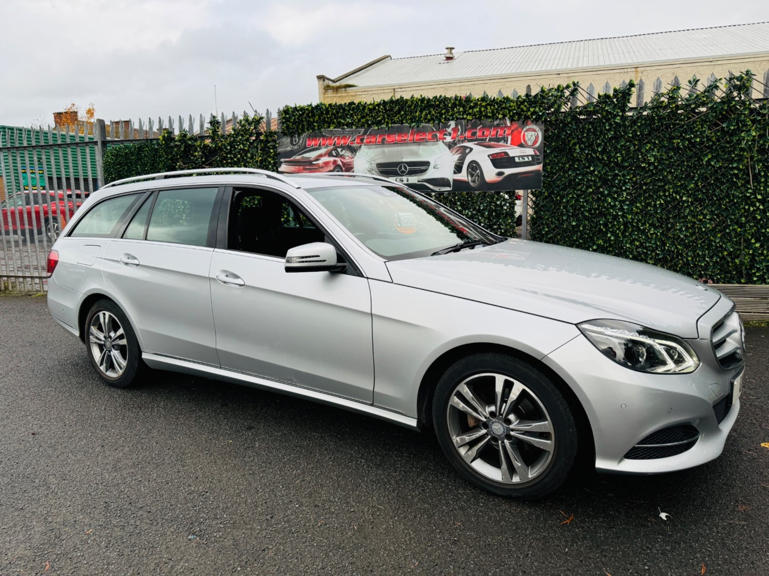 Mercedes-Benz E-Class Listing Image