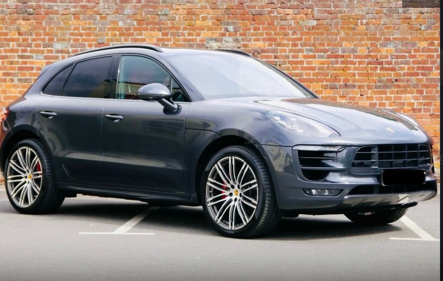 Porsche Macan Listing Image