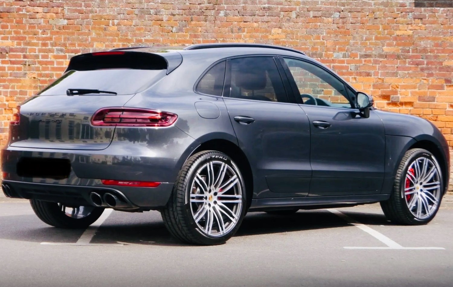 Porsche Macan Listing Image