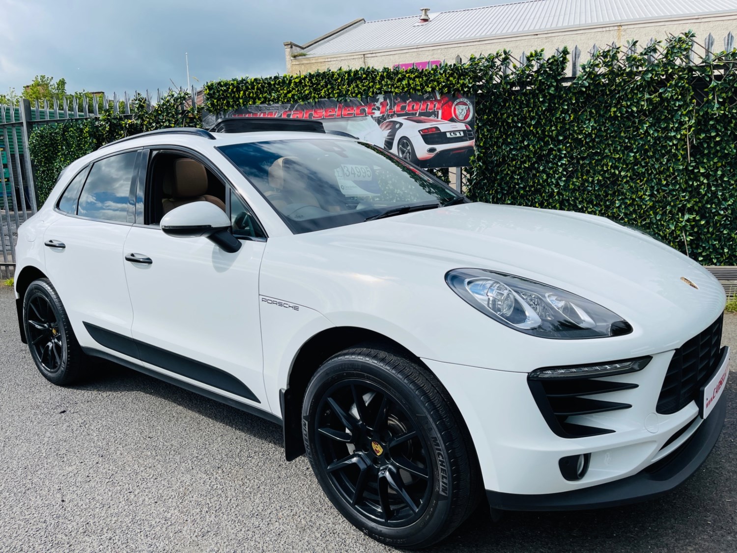 Porsche Macan Listing Image