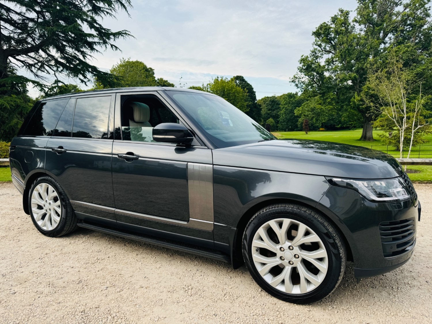 Land Rover Range Rover Listing Image