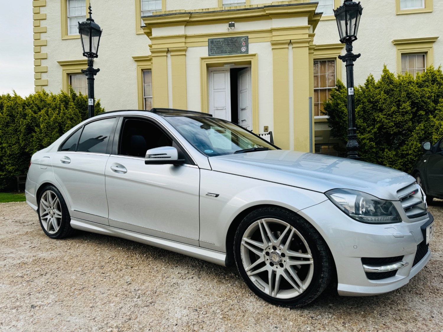 Mercedes-Benz C-Class Listing Image