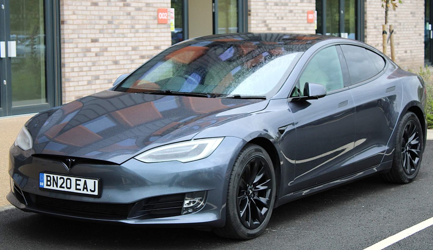 Tesla Model S Listing Image