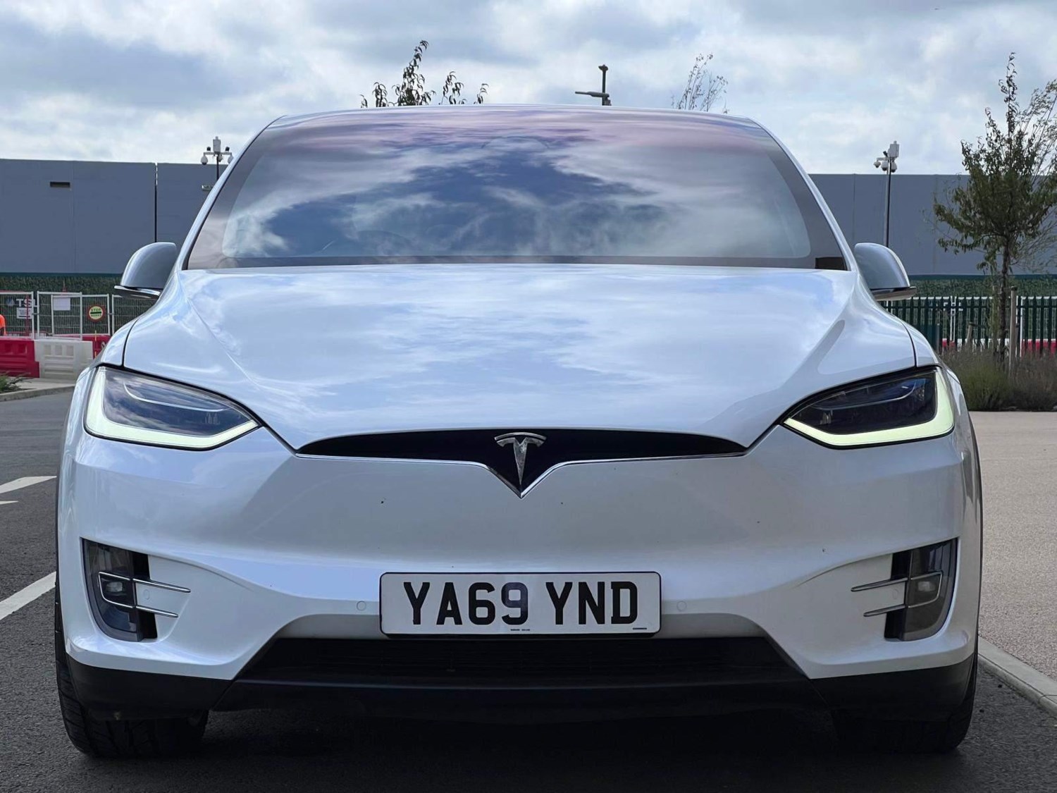 Tesla Model X Listing Image